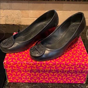 Tory Burch Sally Tumbled Leather Wedge BLACK